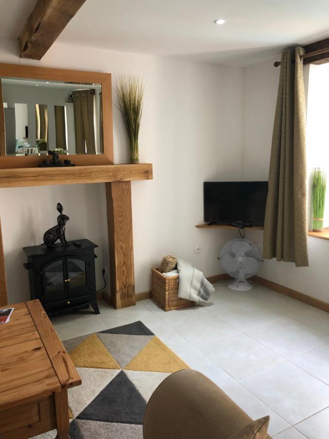 The Walnut Tree Chambre D'Hotes Le Dorat Exterior foto